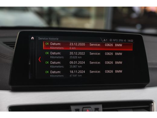 BMW X1 sDrive20i High Executive xLine Automaat / Panoramadak / Trekhaak / Sportstoelen / Achteruitrijcam... ActivLease financial lease