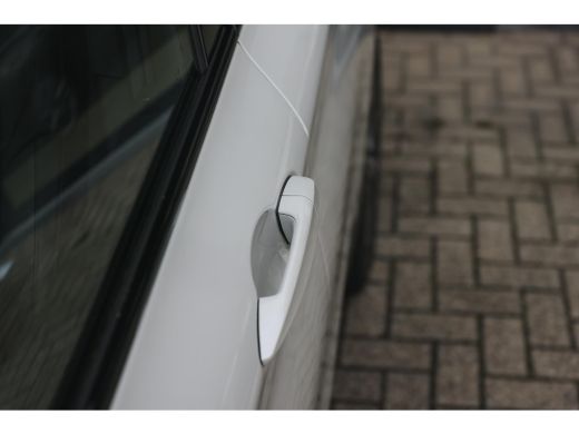 BMW X1 sDrive20i High Executive xLine Automaat / Panoramadak / Trekhaak / Sportstoelen / Achteruitrijcam... ActivLease financial lease