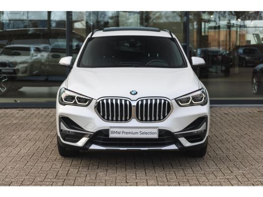 BMW X1 sDrive20i High Executive xLine Automaat / Panoramadak / Trekhaak / Sportstoelen / Achteruitrijcam... ActivLease financial lease