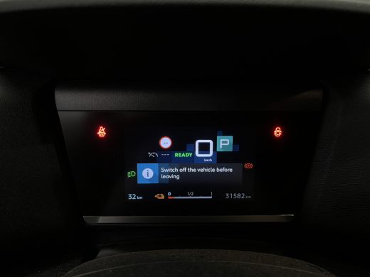 Citroën &euml;-C4 Feel 50 kWh Climate | Parkeersensoren | Carplay/Android Auto | | Armsteun voor | Bandenspanningsc... ActivLease financial lease