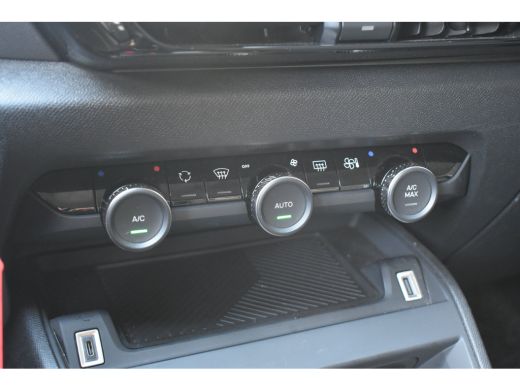 Citroën &euml;-C4 Feel Pack 50 kWh 96%SOH | Navigatie | Allseason | Achteruitrijcamera | Climate Control | Full-LED... ActivLease financial lease