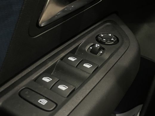 Citroën &euml;-C4 Feel Pack 50 kWh Climate | Cruise | Carplay/Android Auto ActivLease financial lease