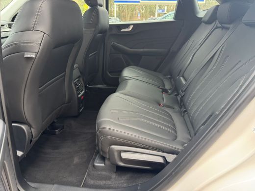 Ford Kuga Plug-In Hybrid Vignale 225pk | Wegklapbare Trekhaak | Dode Hoek Detectie | Head-Up | Winter Pack ... ActivLease financial lease