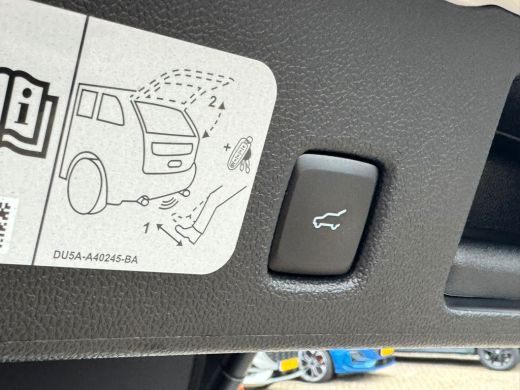 Ford Kuga Plug-In Hybrid Vignale 225pk | Wegklapbare Trekhaak | Dode Hoek Detectie | Head-Up | Winter Pack ... ActivLease financial lease