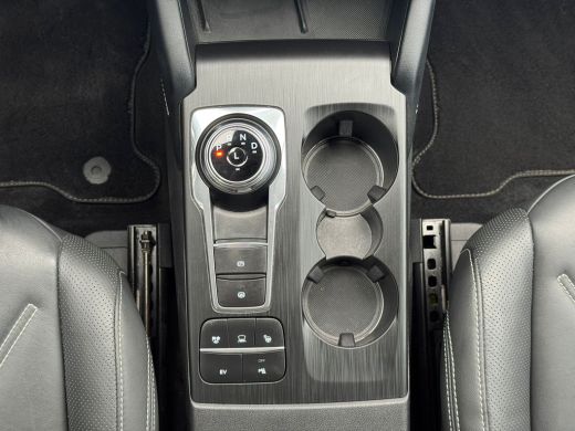 Ford Kuga Plug-In Hybrid Vignale 225pk | Wegklapbare Trekhaak | Dode Hoek Detectie | Head-Up | Winter Pack ... ActivLease financial lease