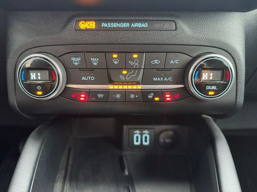 Ford Kuga Plug-In Hybrid Vignale 225pk | Wegklapbare Trekhaak | Dode Hoek Detectie | Head-Up | Winter Pack ... ActivLease financial lease