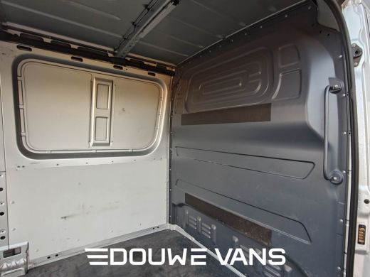 Mercedes-Benz Sprinter 314 H1 Automaat Distronic LED MBUX Navi Geveerde Stoel ActivLease financial lease