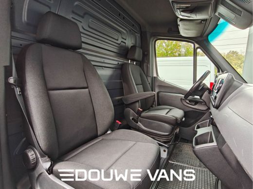 Mercedes-Benz Sprinter 314 H1 Automaat Distronic LED MBUX Navi Geveerde Stoel ActivLease financial lease