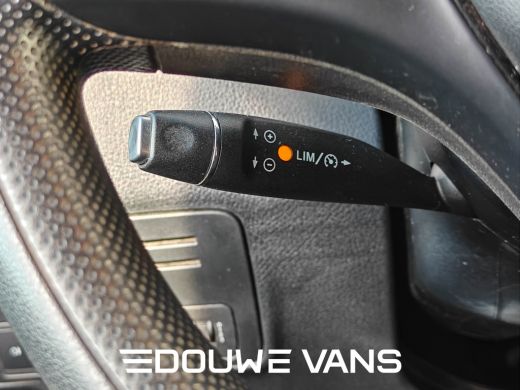 Mercedes-Benz Vito 124 Dubbel Cabine Automaat 237 PK 6 Persoons 9G-Tronic N1 Grijs Kenteken ActivLease financial lease
