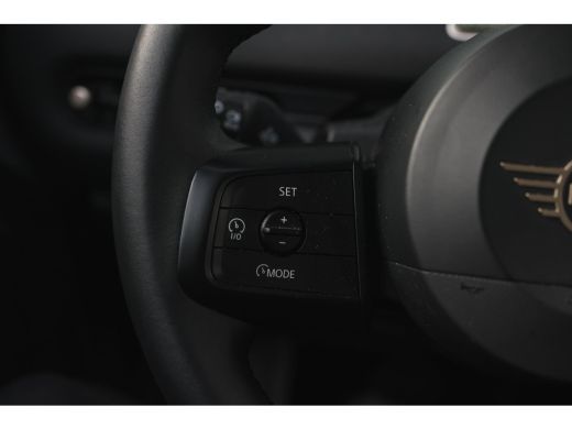 Mini Aceman SE / Essential / LED / Parking Assistant / 18" Night Flash Spoke Grey ActivLease financial lease