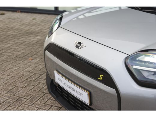 Mini Aceman SE / Essential / LED / Parking Assistant / 18" Night Flash Spoke Grey ActivLease financial lease