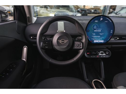 Mini Aceman SE / Essential / LED / Parking Assistant / 18" Night Flash Spoke Grey ActivLease financial lease