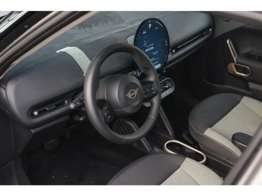 Mini Aceman SE / Essential / LED / Parking Assistant / 18" Night Flash Spoke Grey ActivLease financial lease