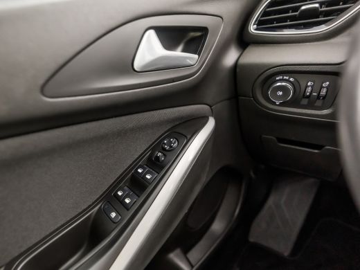 Opel Grandland X 1.2 Turbo Sport Automaat (APPLE CARPLAY, GROOT NAVI, LM VELGEN, SPORTSTOELEN, LED KOPLAMPEN, PARK... ActivLease financial lease