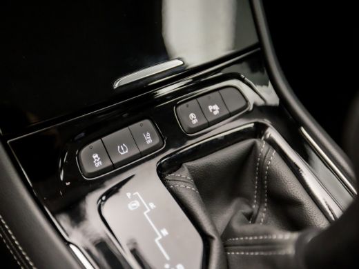 Opel Grandland X 1.2 Turbo Sport Automaat (APPLE CARPLAY, GROOT NAVI, LM VELGEN, SPORTSTOELEN, LED KOPLAMPEN, PARK... ActivLease financial lease