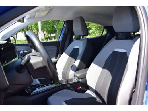 Opel Mokka-e Elegance 50-kWh 11kw bl. 3 FASE | NAVI | CAMERA | STUUR- STOELVERWARMING ActivLease financial lease