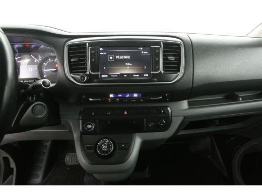 Opel Vivaro 2.0 BlueHDI 177PK L2H1 | Aut. | Camera | 3-Zits | Airco | Cruise | Trekh. | Carplay | Stoelverw. ActivLease financial lease