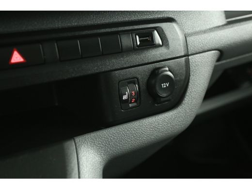 Opel Vivaro 2.0 BlueHDI 177PK L2H1 | Aut. | Camera | 3-Zits | Airco | Cruise | Trekh. | Carplay | Stoelverw. ActivLease financial lease