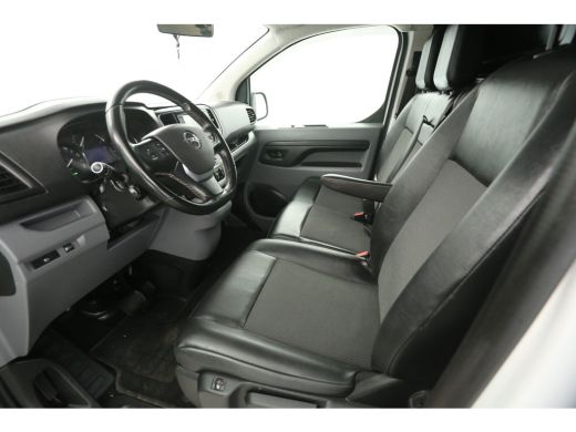 Opel Vivaro 2.0 BlueHDI 177PK L2H1 | Aut. | Camera | 3-Zits | Airco | Cruise | Trekh. | Carplay | Stoelverw. ActivLease financial lease