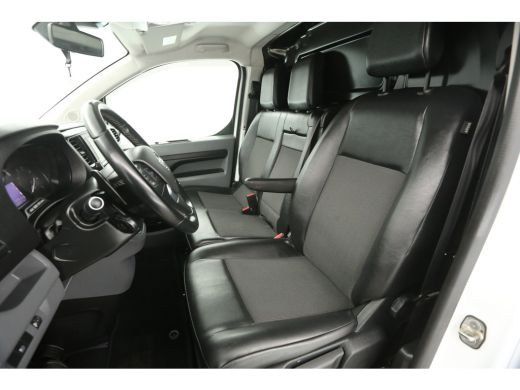 Opel Vivaro 2.0 BlueHDI 177PK L2H1 | Aut. | Camera | 3-Zits | Airco | Cruise | Trekh. | Carplay | Stoelverw. ActivLease financial lease