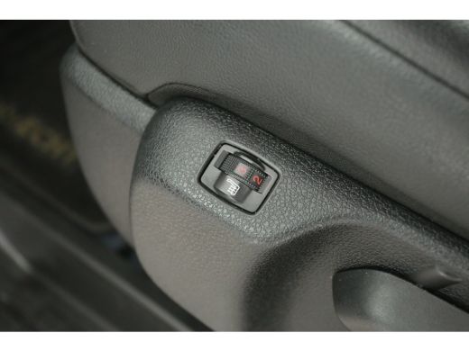 Opel Vivaro 2.0 CDTI L3H1 177PK | Airco | 360&deg; CAM | 3-Zits | Cruise | Carplay | Navi | Stoelverw. ActivLease financial lease