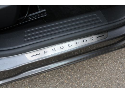 Peugeot 2008 1.2 PureTech GT-Line | Automaat | Navigatie | Camera | Panorama/schuifdak | Stoelverwarming | Ful... ActivLease financial lease