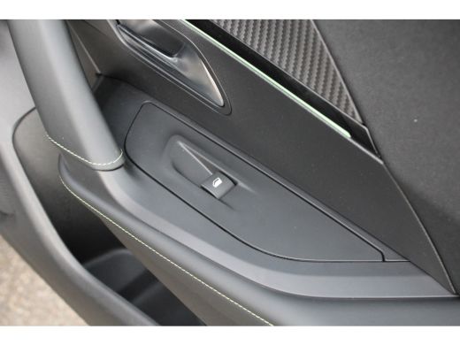 Peugeot 2008 1.2 PureTech GT-Line | Automaat | Navigatie | Camera | Panorama/schuifdak | Stoelverwarming | Ful... ActivLease financial lease