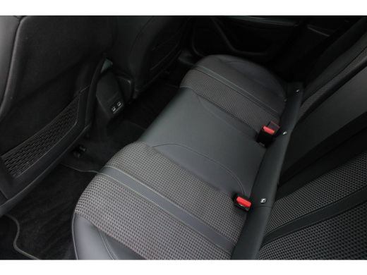 Peugeot 208 1.2 PureTech GT-Line | Automaat | Navigatie | Camera | Panoramadak | Stoelverwarming | Full LED | ActivLease financial lease