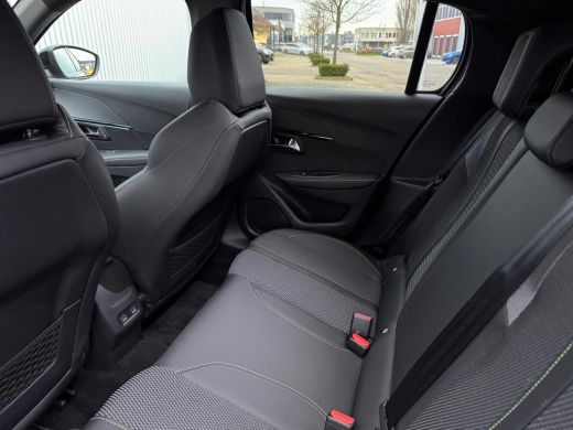 Peugeot 208 Hybrid 100PK e-DCS6 GT Automaat | Camera Voor/Achter | Apple Carplay / Android Auto | Keyless Ent... ActivLease financial lease