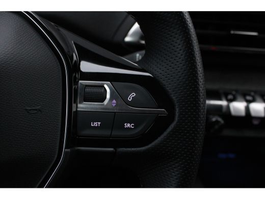 Peugeot 3008 1.2 PureTech GT | Navigatie | Camera | Focal | Black Pack | Parelmoer | Trekhaak | Elektrische ac... ActivLease financial lease