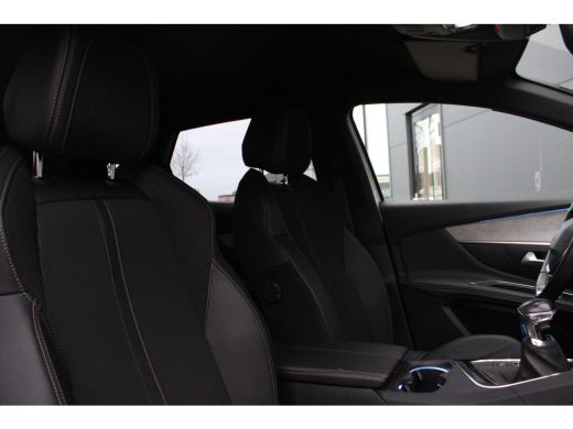 Peugeot 3008 1.2 PureTech GT | Navigatie | Camera | Focal | Black Pack | Parelmoer | Trekhaak | Elektrische ac... ActivLease financial lease