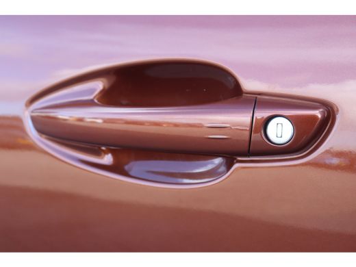 Peugeot 5008 1.2 PURETECH 130PK 7-ZITS ALLURE PACK AUTOMAAT / NAVI / LEDER / CLIMA / PDC / 18" LMV / CAMERA / ... ActivLease financial lease