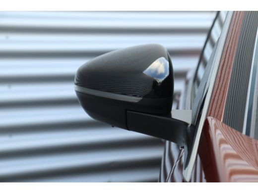 Peugeot 5008 1.2 PURETECH 130PK 7-ZITS ALLURE PACK AUTOMAAT / NAVI / LEDER / CLIMA / PDC / 18" LMV / CAMERA / ... ActivLease financial lease