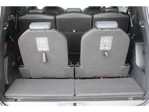 Peugeot 5008 1.2 PURETECH 130PK 7-ZITS ALLURE PACK AUTOMAAT / NAVI / LEDER / CLIMA / PDC / 18" LMV / CAMERA / ... ActivLease financial lease