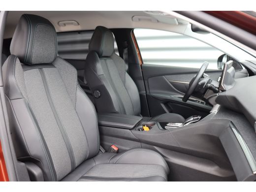 Peugeot 5008 1.2 PURETECH 130PK 7-ZITS ALLURE PACK AUTOMAAT / NAVI / LEDER / CLIMA / PDC / 18" LMV / CAMERA / ... ActivLease financial lease