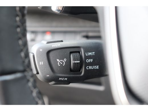 Peugeot 5008 1.2 PURETECH 130PK 7-ZITS ALLURE PACK AUTOMAAT / NAVI / LEDER / CLIMA / PDC / 18" LMV / CAMERA / ... ActivLease financial lease