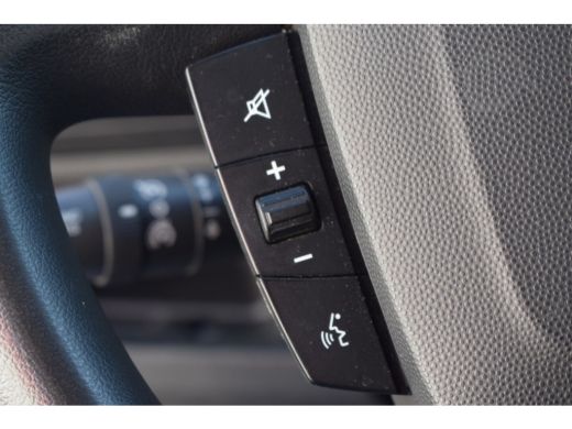 Peugeot Boxer 335 2.2 HDI L4 BAKWAGEN DAKSPOILER NAVI DAB CRUISE ActivLease financial lease