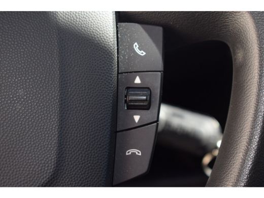 Peugeot Boxer 335 2.2 HDI L4 BAKWAGEN DAKSPOILER NAVI DAB CRUISE ActivLease financial lease