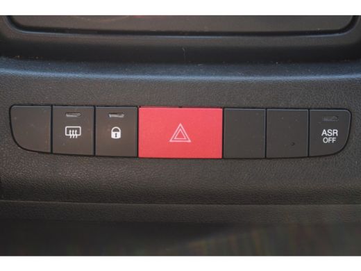 Peugeot Boxer 335 2.2 HDI L4 BAKWAGEN DAKSPOILER NAVI DAB CRUISE ActivLease financial lease