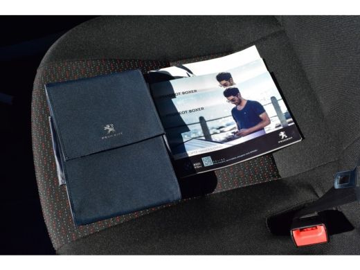 Peugeot Boxer 335 2.2 HDI L4 BAKWAGEN DAKSPOILER NAVI DAB CRUISE ActivLease financial lease