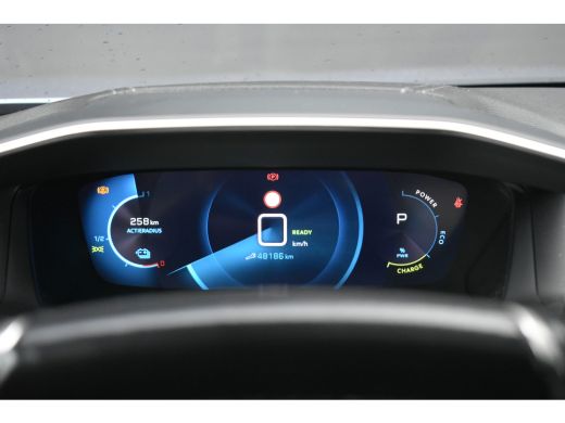 Peugeot e-2008 EV GT 50 kWh 3 Fase | Schuif-/Kanteldak | Stoelverwarming | Alcantara | Achteruitrijcamera | Voor... ActivLease financial lease