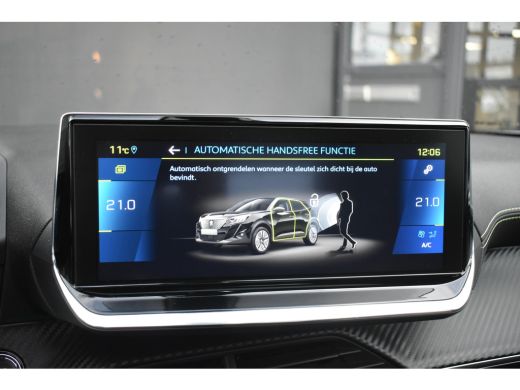 Peugeot e-2008 EV GT 50 kWh 3 Fase | Schuif-/Kanteldak | Stoelverwarming | Alcantara | Achteruitrijcamera | Voor... ActivLease financial lease