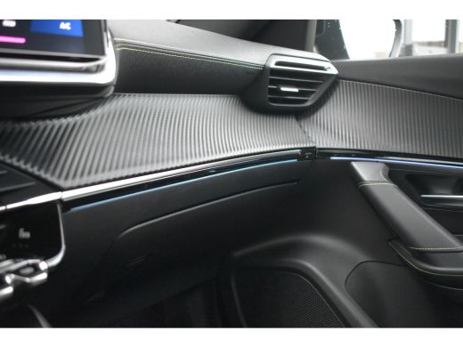 Peugeot e-2008 EV GT 50 kWh 3 Fase | Schuif-/Kanteldak | Stoelverwarming | Alcantara | Achteruitrijcamera | Voor... ActivLease financial lease