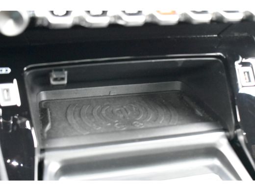 Peugeot e-2008 EV GT 50 kWh 3 Fase | Schuif-/Kanteldak | Stoelverwarming | Alcantara | Achteruitrijcamera | Voor... ActivLease financial lease