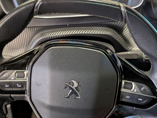 Peugeot e-2008 EV GT 50 kWh 3 Fase | Schuif-/Kanteldak | Stoelverwarming | Alcantara | Achteruitrijcamera | Voor... ActivLease financial lease