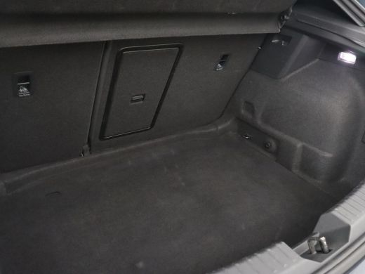 Seat Leon 1.5 eTSI FR Launch Edition | Carplay | Adaptive cruise | Sfeerverlichting | Navigatie | Full LED ... ActivLease financial lease