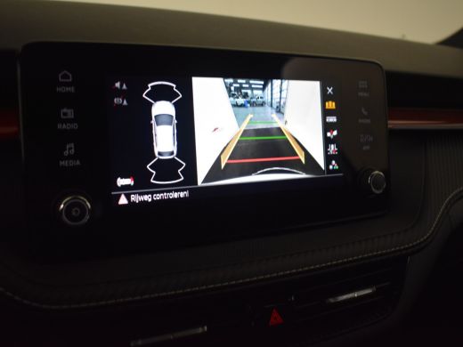 Skoda Fabia 1.0 TSI Monte Carlo 115pk DSG/AUTO | Achteruitkijkcamera | Navigatie via app connect | Led koplam... ActivLease financial lease