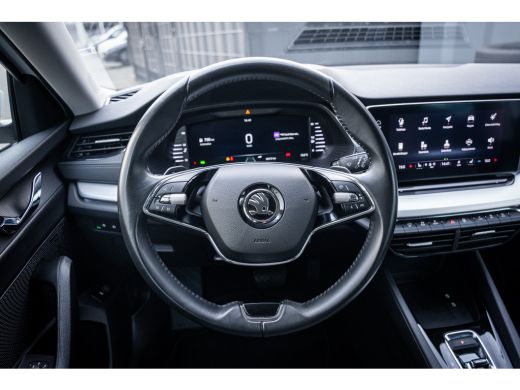 Skoda Octavia Combi 1.0 e-TSI Business Edition | Cruise control | Trekhaak uitklapbaar | Voorstoelen verwarmd ActivLease financial lease