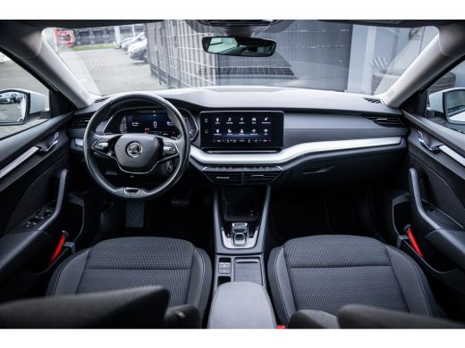 Skoda Octavia Combi 1.0 e-TSI Business Edition | Cruise control | Trekhaak uitklapbaar | Voorstoelen verwarmd ActivLease financial lease