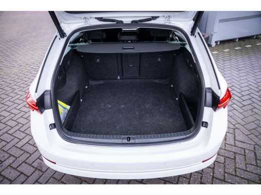 Skoda Octavia Combi 1.0 e-TSI Business Edition | Cruise control | Trekhaak uitklapbaar | Voorstoelen verwarmd ActivLease financial lease